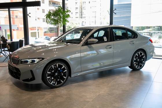 BMW 320i 2.0 16V TURBO FLEX M SPORT AUTOMÁTICO BMW 320i 2.0 16V TURBO FLEX M SPORT AUTOMÁTICO